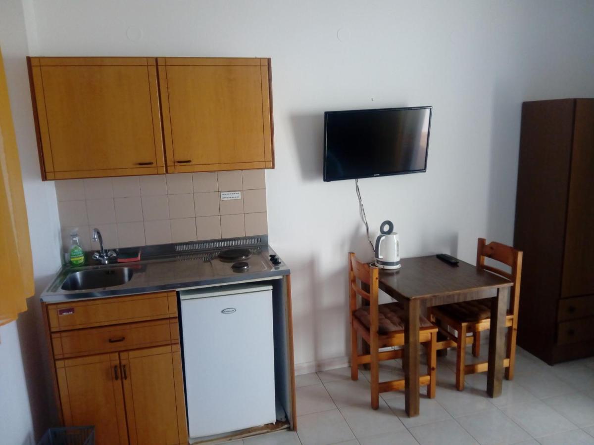 Debbi Appartments And Hotel Ialysos  Dış mekan fotoğraf