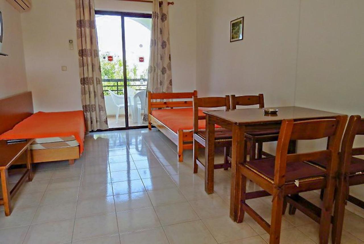 Debbi Appartments And Hotel Ialysos  Dış mekan fotoğraf